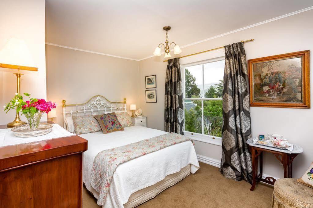 Banks House Akaroa Bed & Breakfast エクステリア 写真