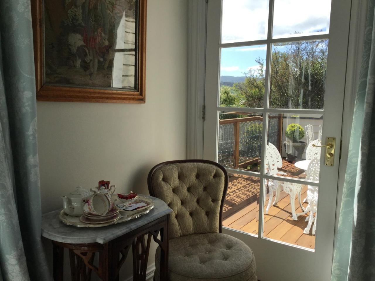 Banks House Akaroa Bed & Breakfast エクステリア 写真