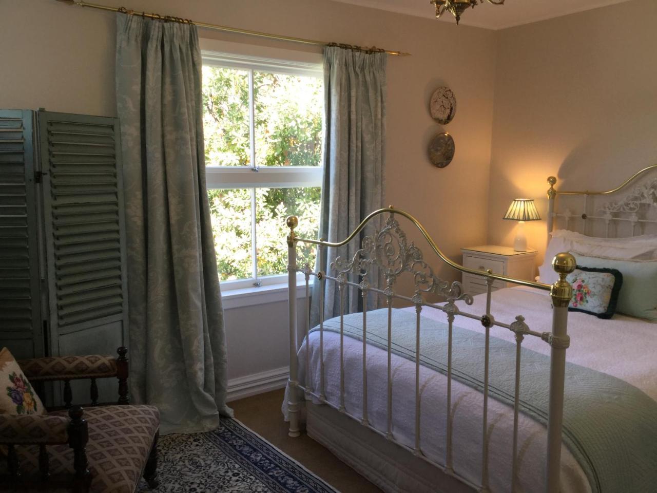 Banks House Akaroa Bed & Breakfast エクステリア 写真