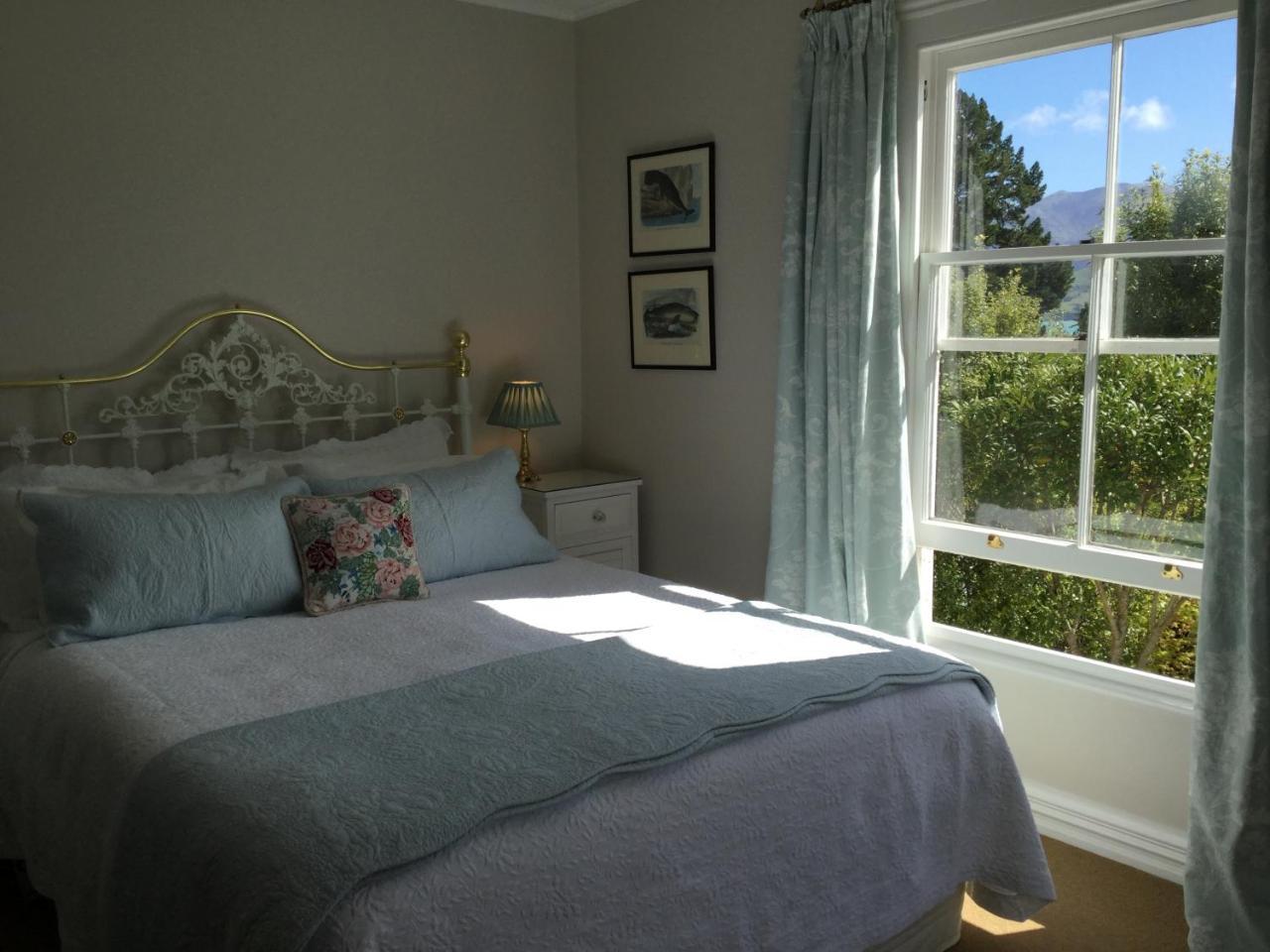 Banks House Akaroa Bed & Breakfast エクステリア 写真